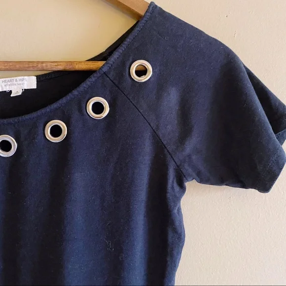 Heart & Hips Black Crop Top - Picture 4 of 4